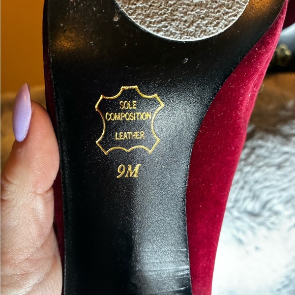 Elegant Red Velvet Heels - Picture 8 of 8